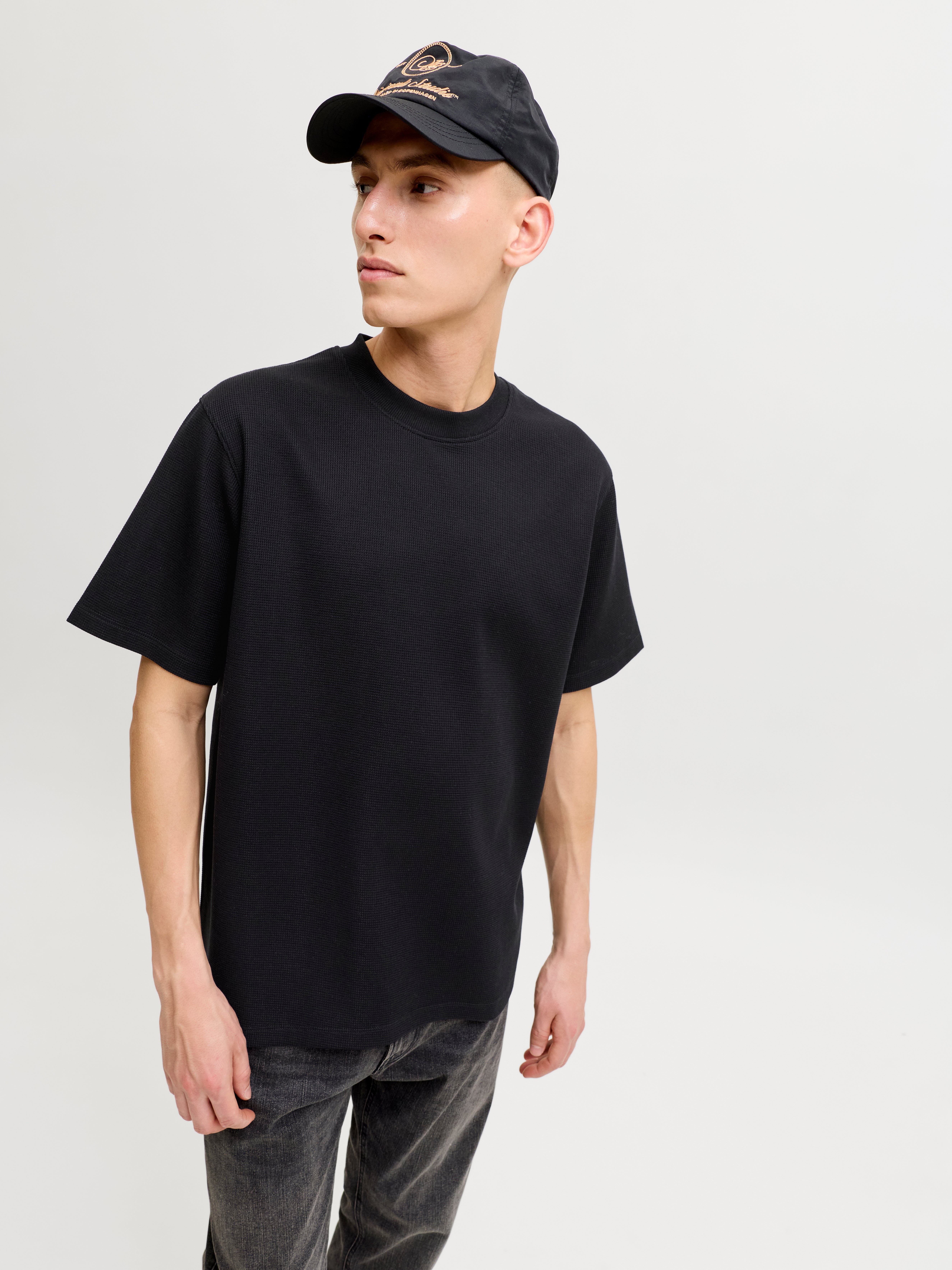 T-shirt Plain with 57% discount! | Jack & Jones®